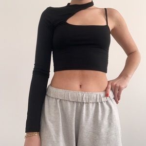 DO NOT BUY. SOLD. princess polly black going out top